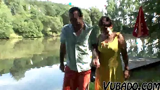 MATURE COUPLE HAVING Alfresco Sport &excl;&excl;